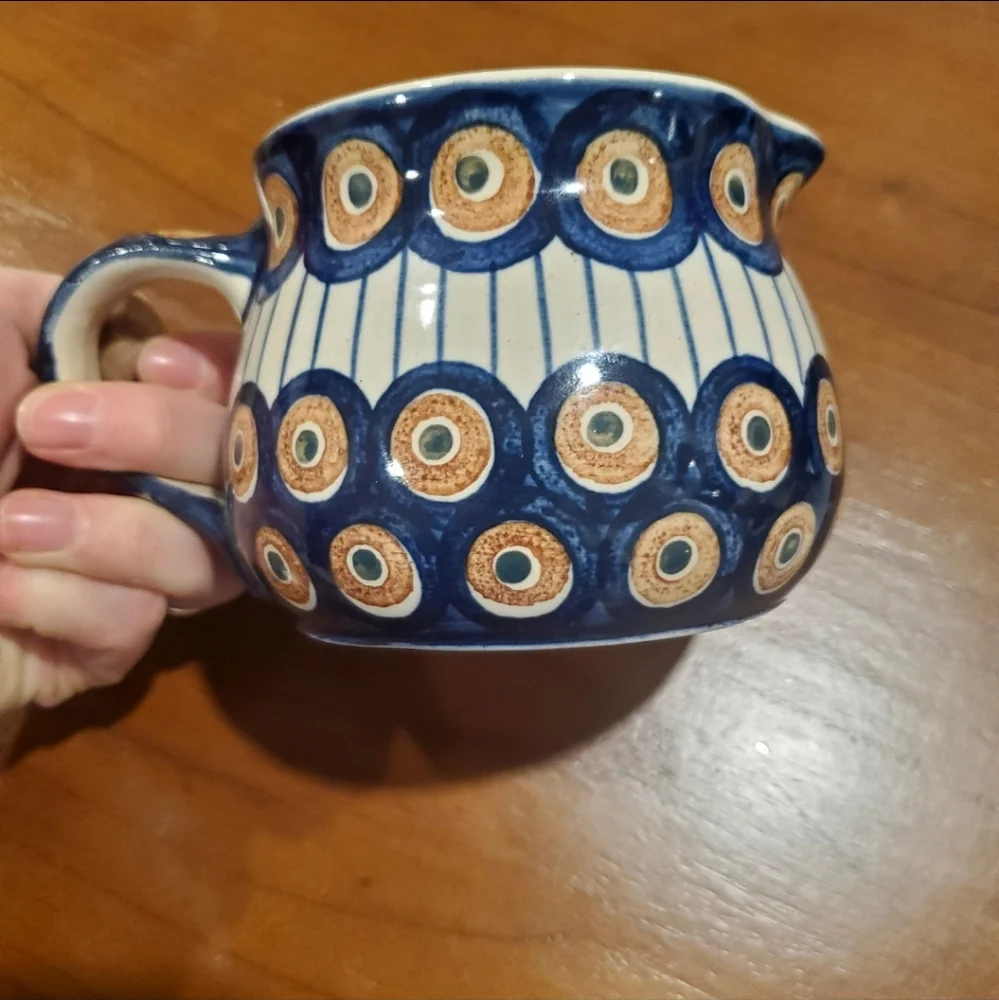Williams sonoma pitcher creamer